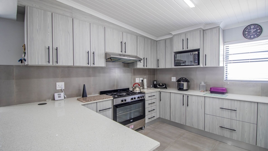 3 Bedroom Property for Sale in Atlantic Waves Estate Western Cape